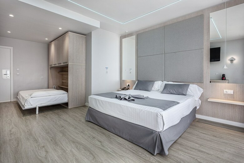 Hotel Abril