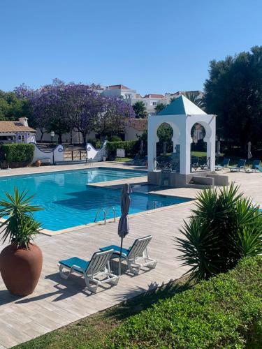 Villa C/ Piscina Pr�xima Da Praia