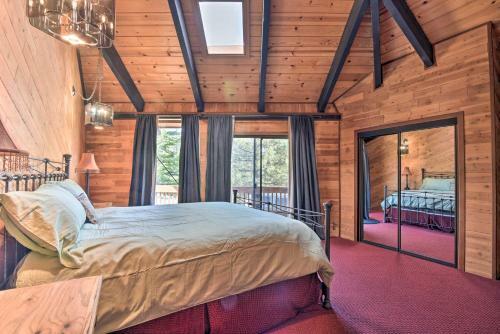 Cozy Grand Woodland Cabin With Mountain Views