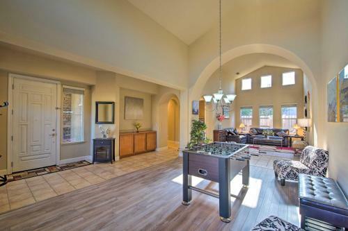 Pet-friendly Family Home Less Than 5 Mi To Redding!