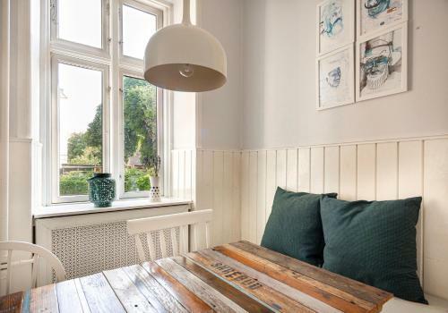 Neat & Exquisite Frederiksberg 2 Bedrooms Apartment