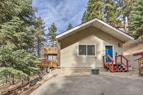 Two Bears Retreat - Scenic Cabin With Views!