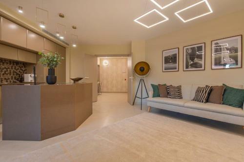 Deluxe 2bdr Apartment In Carcavelos By Lovelystay