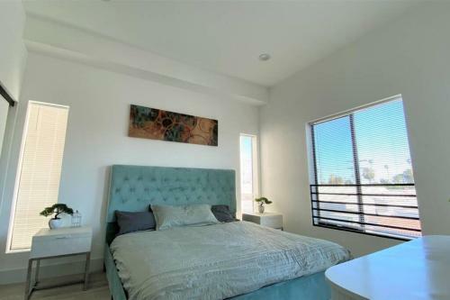 3bd/3ba Modern Hollywood Townhouse With Private Rooftop
