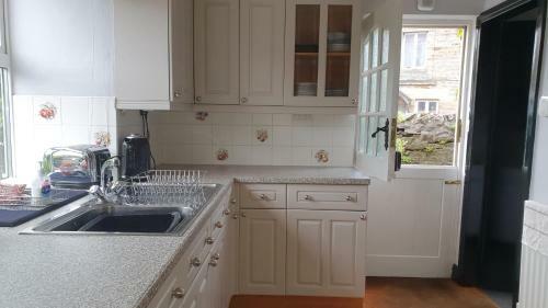Bridge Cottage, Bainbridge, With Riverside Garden!
