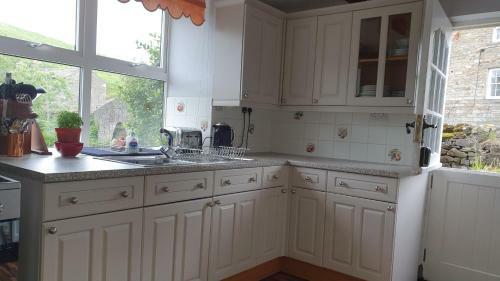 Bridge Cottage, Bainbridge, With Riverside Garden!