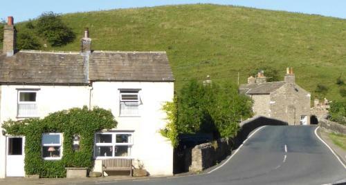Bridge Cottage, Bainbridge, With Riverside Garden!