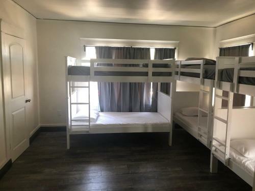 Albergue The Wilshire Metro