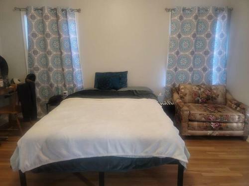 Hostal Hollywood Spanish Villa Balcony Room Suite