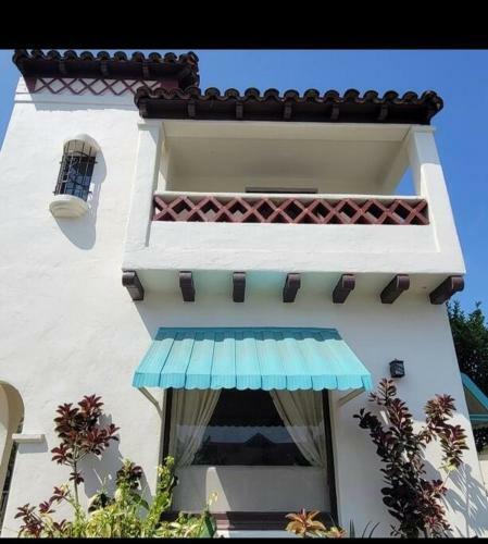 Hostal Hollywood Spanish Villa Balcony Room Suite