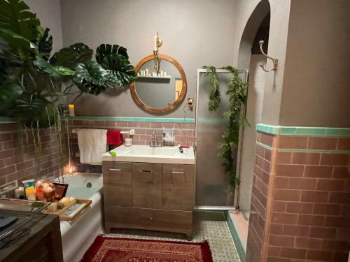 Fairfax / West Hollywood Room W/ Queen Bed