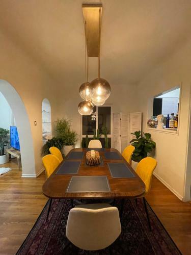 Fairfax / West Hollywood Room W/ Queen Bed