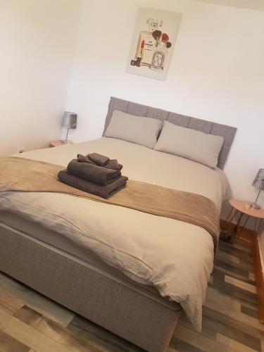 Maria's Place (Central Ballycastle 3 Bedroom)