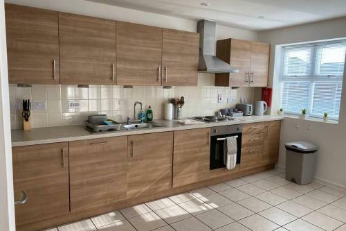 Marie?s Serviced Apartment B, 2 Beds( Free Parking Underground)