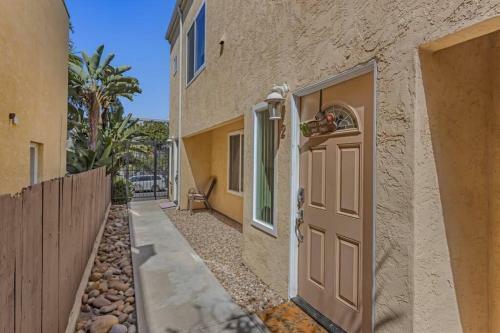 3br 1 Minute Walk To The Bay Free Parking