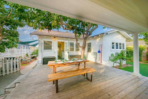 Ocean Beach Cottage And Casita