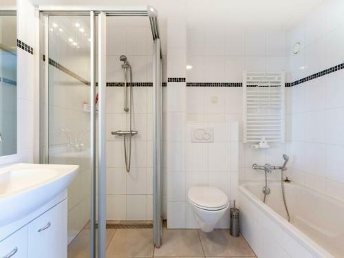Elegant Holiday Home With Sauna In Langweer