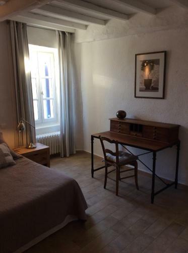 Hotel La Petite Auberge De Lussan