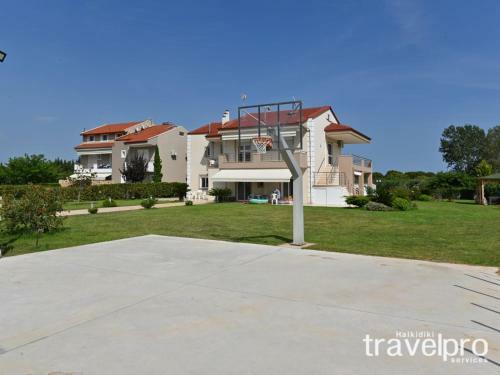 Villa Iris By Travelpro Services- Agios Mamas Beach