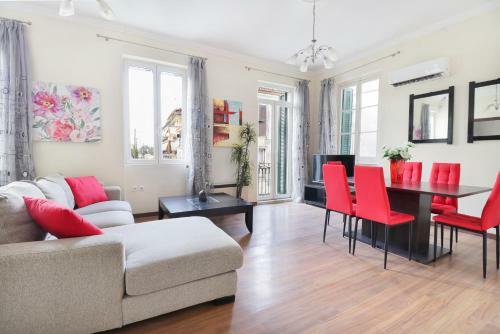 Down Town Apartment By Corfuescapes