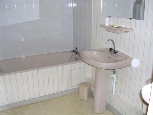 Hotel H�tel Le Saint Pierre � St-pierre de Chignac En P�rigord