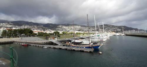 Hostal Funchal Apartments - City View