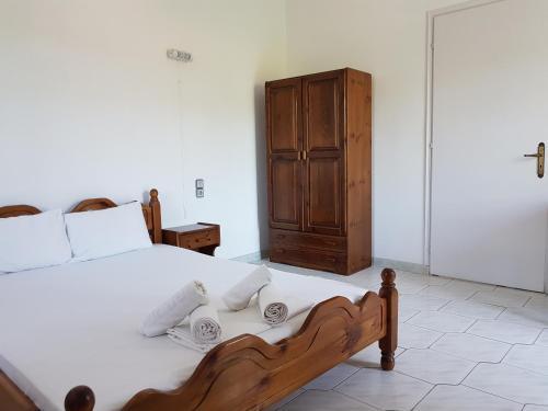 Amarandos Studios (rooms & Apartments)