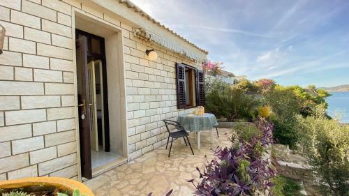 Seaview & Beachfront Apartments Jakov