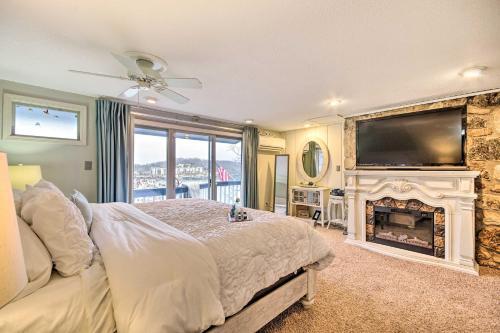 Waterfront Lake Ozark Home With Deck And Grill!