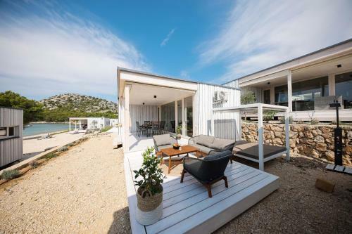 Buqez Eco Resort - Beach Villa 33 - Seaview