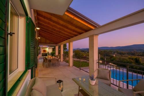 Luxury Villa Melita With Heated Pool