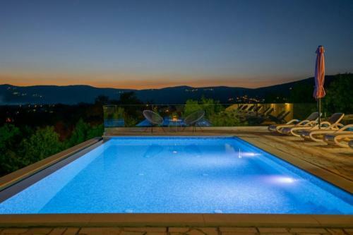 Luxury Villa Melita With Heated Pool