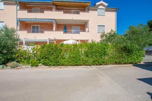 Apartments Lokarda