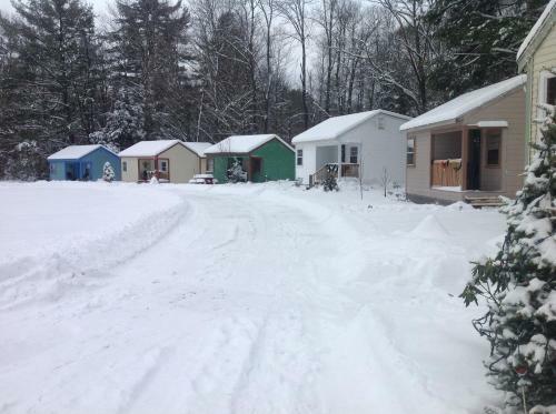 Valley Brook Cottages And Cabins