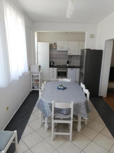 Apartments By The Sea Grebastica, Sibenik - 9695