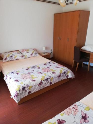 Apartments By The Sea Grebastica, Sibenik - 9695