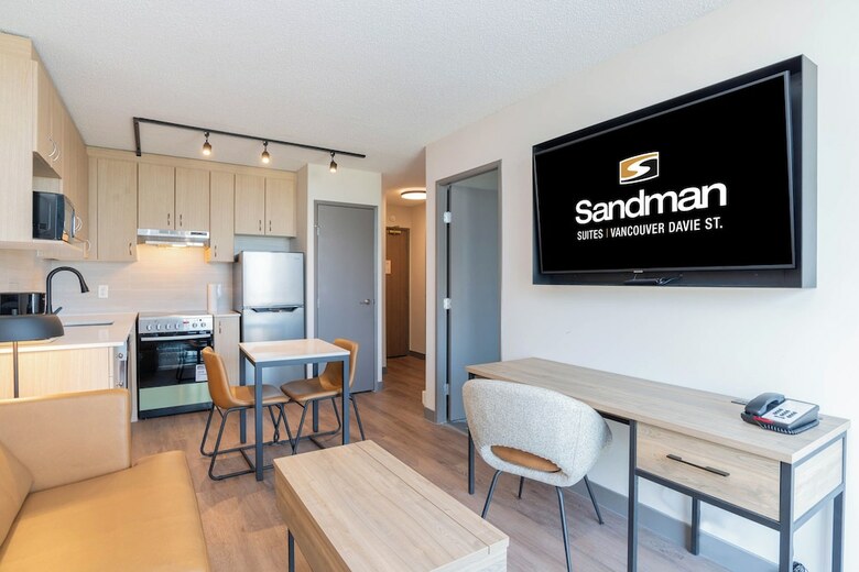 Hotel Sandman Suites On Davie