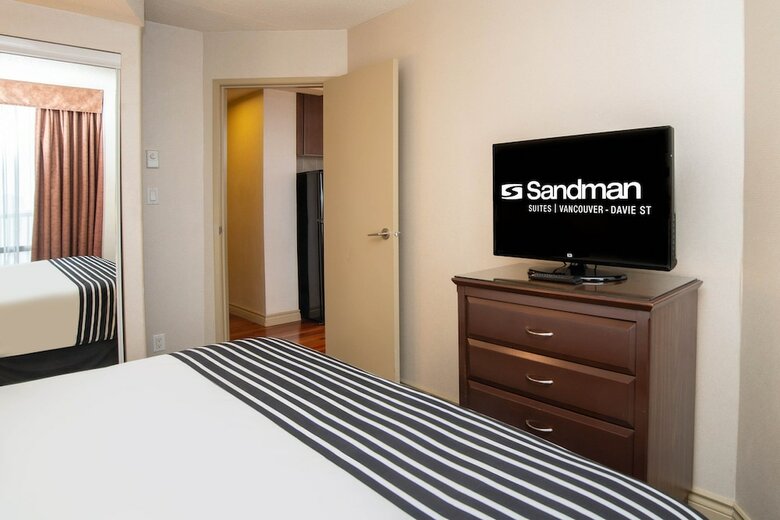 Hotel Sandman Suites On Davie