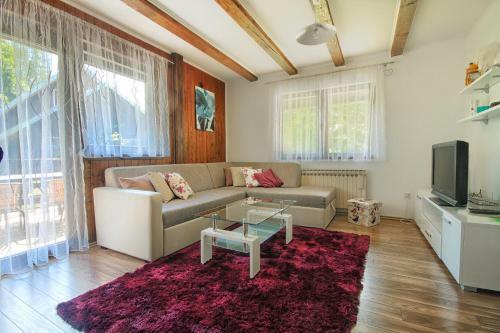 Estavela Holiday Home