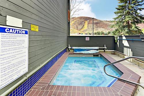 Powder Pointe Condominiums 105a