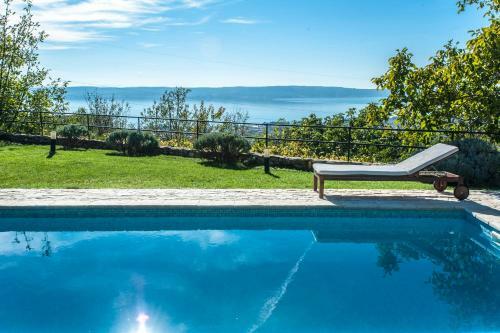 Villa Vrh Knje?aka - With Heated Pool