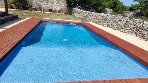 La Dolce Villa - With Heated Swimming Pool