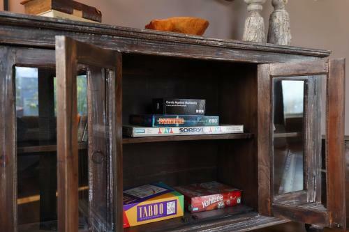 Cozy Downtown Dwelling