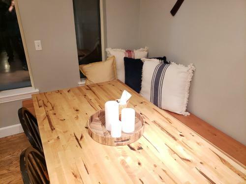 Spacious Ski House W/fireplace & Fenced Yard!
