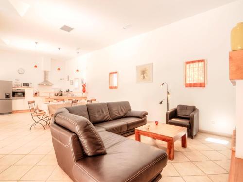 Holiday Home Maison Les Oliviers Mazan