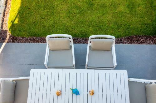 Beach Villa Oasis With Swimming Pool, Sup & Seaview