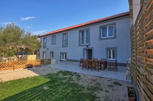 Villa Mate