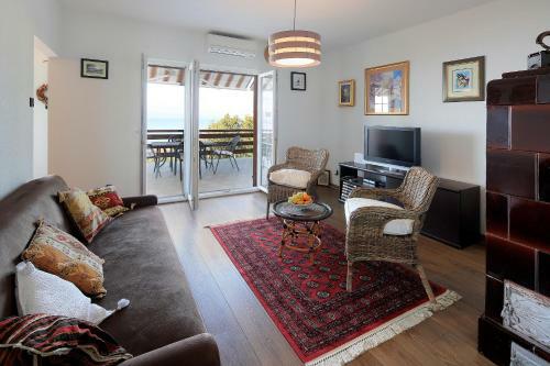 Apartment Vincent With Beautiful Sea View Terrace