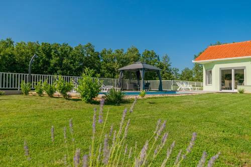 Villa "four M"