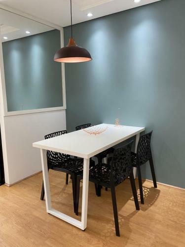 101-apartamento Encantador, 2 Quartos. Bigorrilho